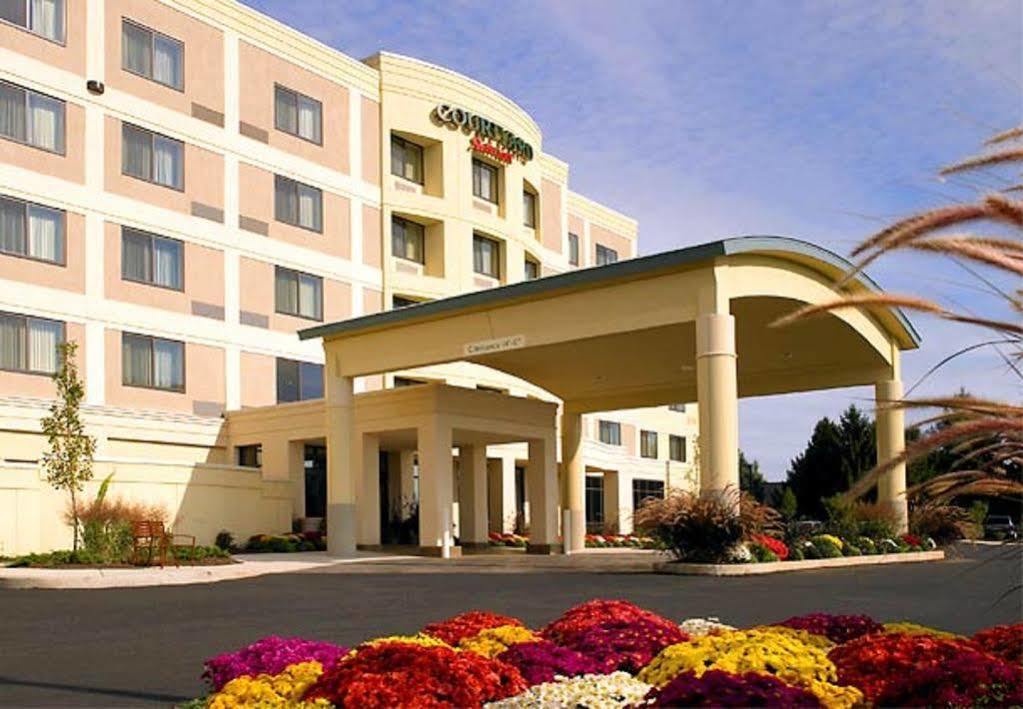 Courtyard Lancaster Hotel Fertility Exterior foto